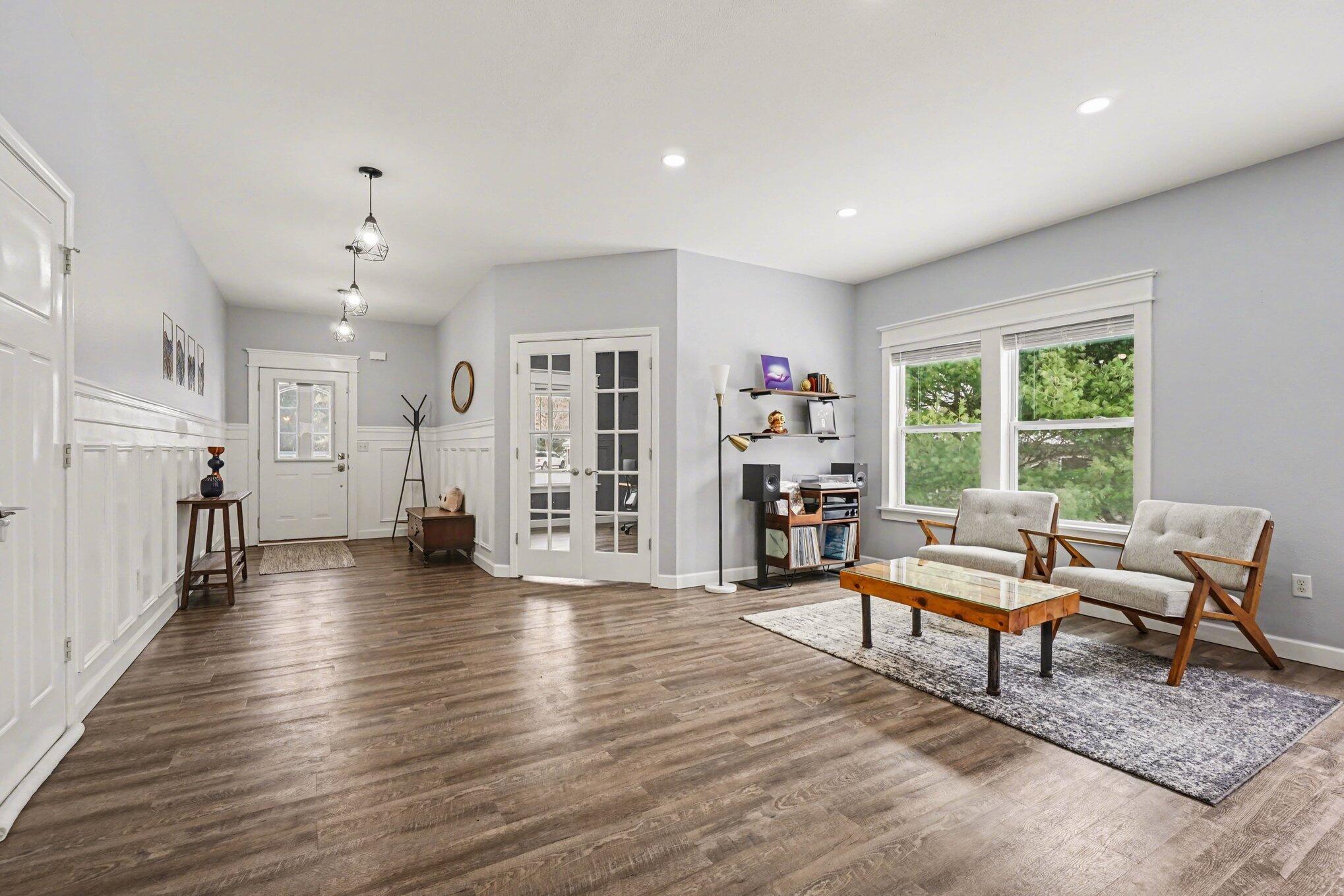 9360 Stratford Woods Trail