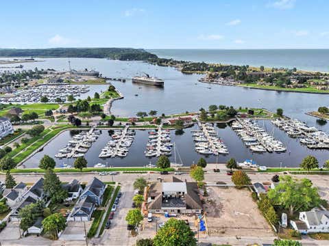 Photo of 502 W Loomis Street #104, Ludington, MI 49431 (MLS # 26043719)