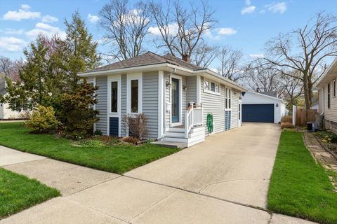 Photo of 2521 Thayer Drive, St. Joseph, MI 49085 (MLS # 26013980)