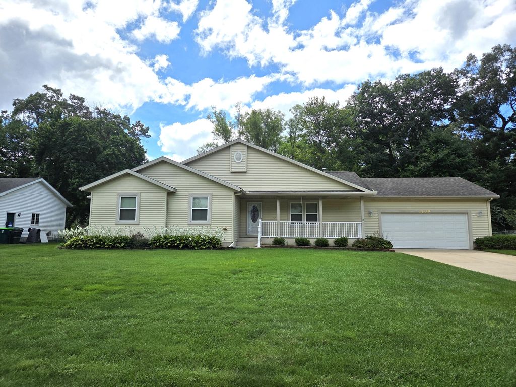 Photo of 1709 Hampstead Drive, Muskegon, MI 49445 (MLS # 26011405)
