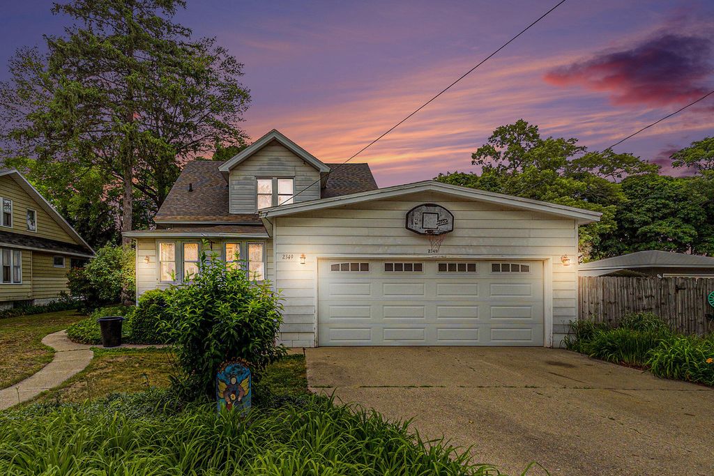 Photo of 2349 Lakeshore Drive, Muskegon, MI 49441 (MLS # 26019628)