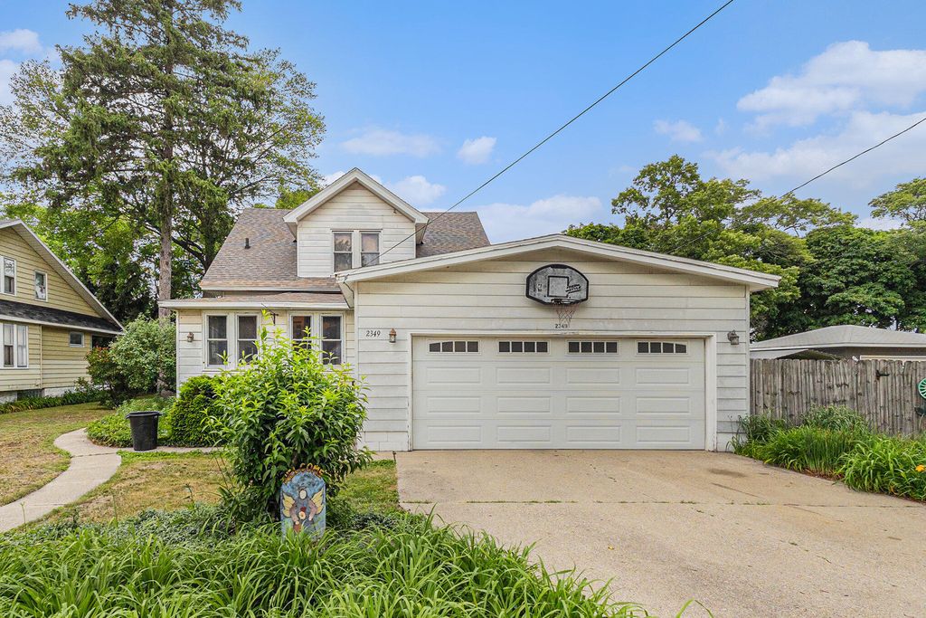 Photo of 2349 Lakeshore Drive, Muskegon, MI 49441 (MLS # 26019628)