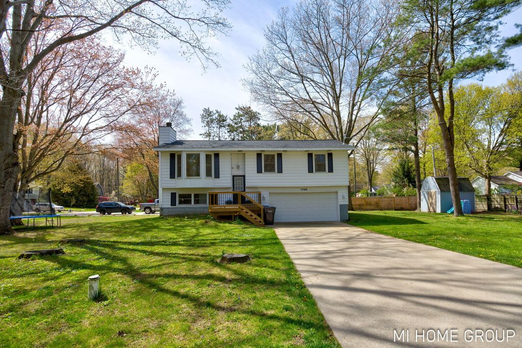 Photo of 17160 5th Street, Holland, MI 49424 (MLS # 26020554)