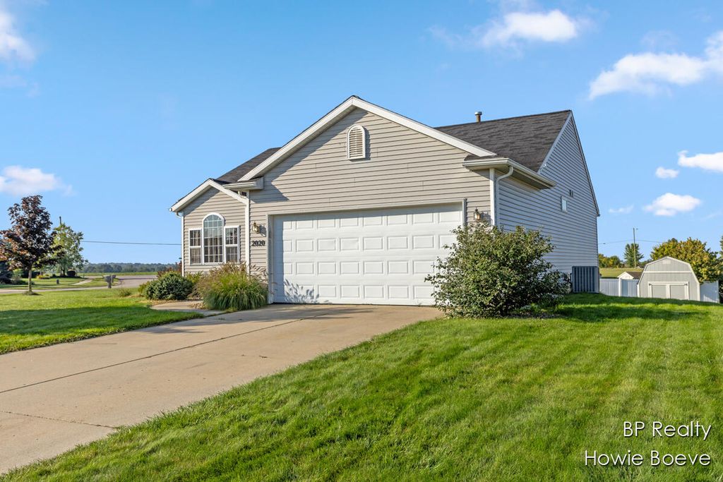 Photo of 2020 Jaclyn Drive, Hudsonville, MI 49426 (MLS # 25051894)