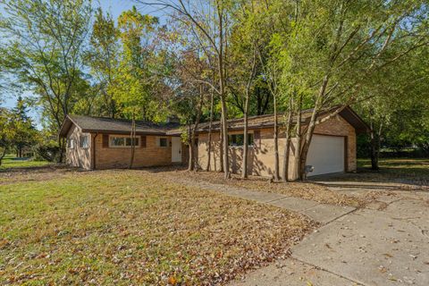 26261 La Muera Street Farmington MI 48331