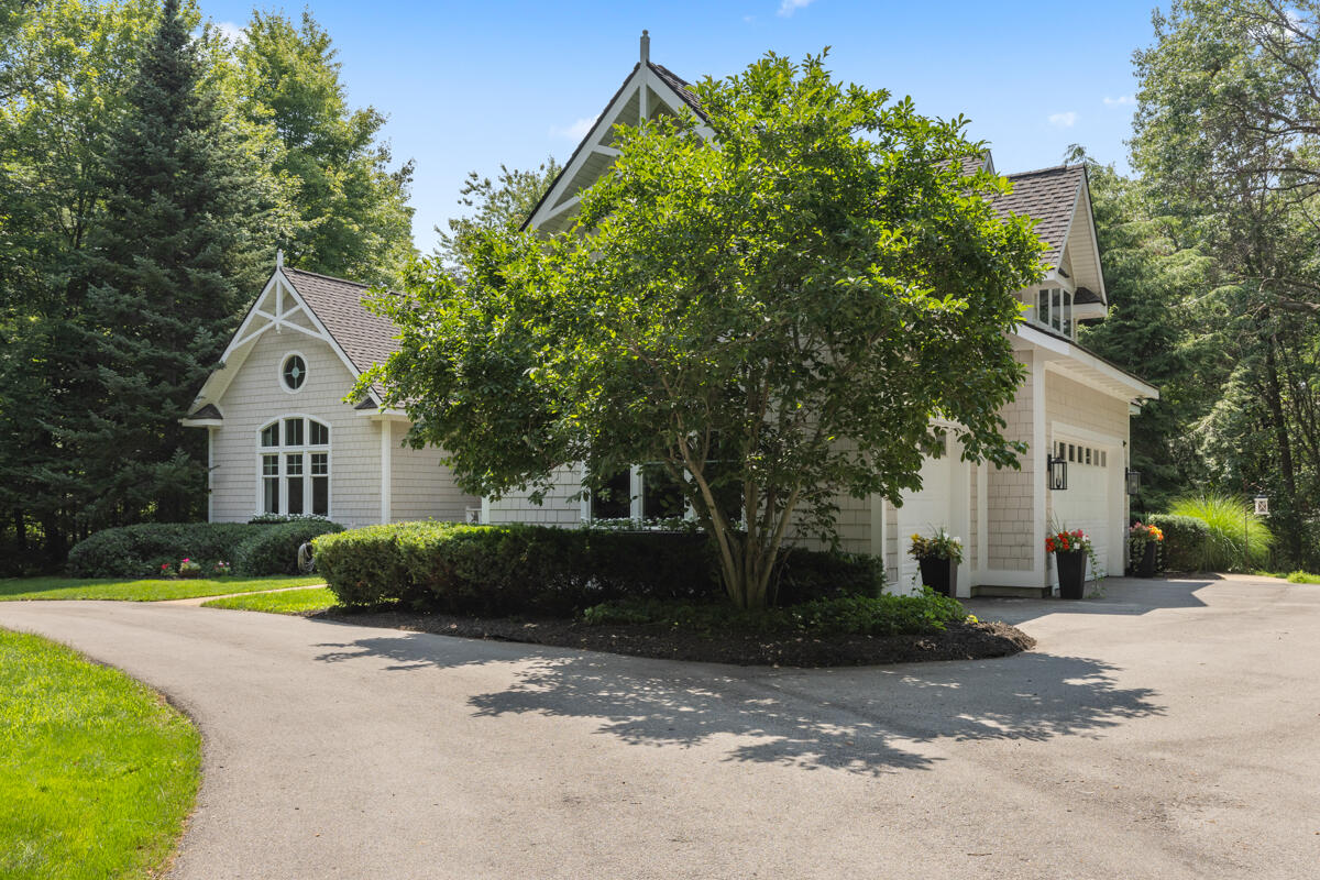 6352 Ryan Ridge Drive