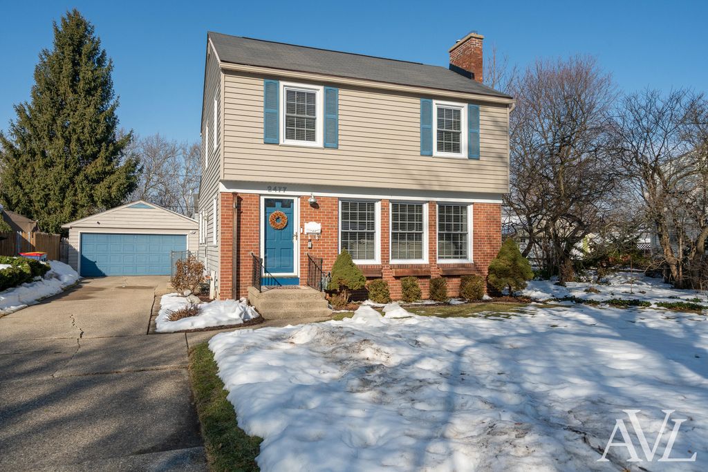 Photo of 2477 Riverside Drive NE, Grand Rapids, MI 49505 (MLS # 26005906)