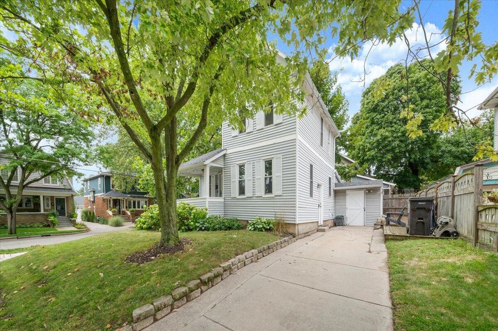 Photo of 656 Gladstone Drive SE, East Grand Rapids, MI 49506 (MLS # 25042519)