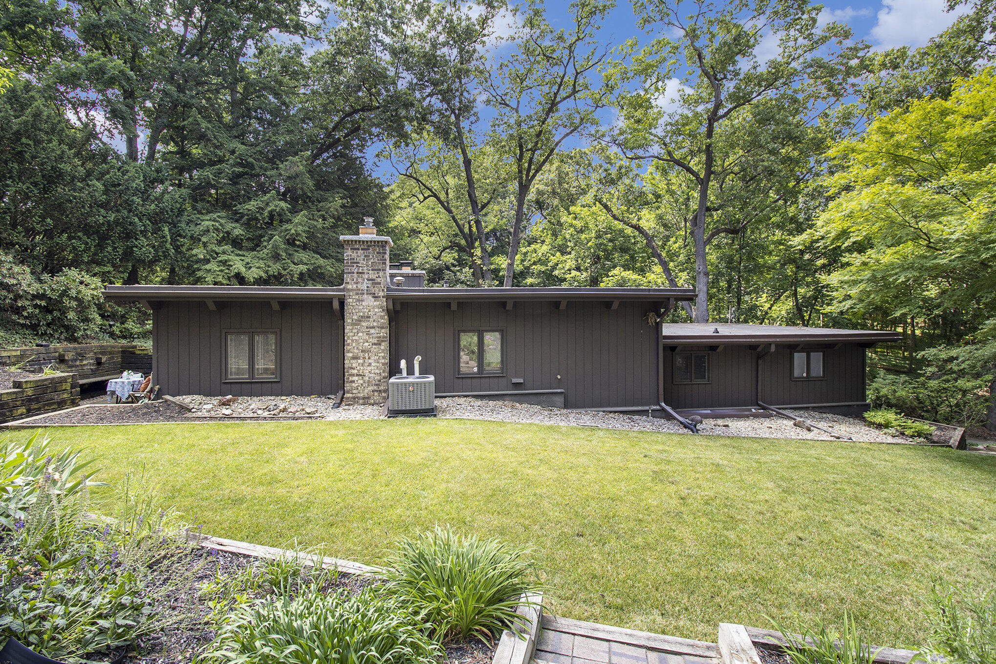 Kalamazoo, Michigan 49008, United States, 3 Bedrooms Bedrooms, ,2 BathroomsBathrooms,Residential,Pending,158165