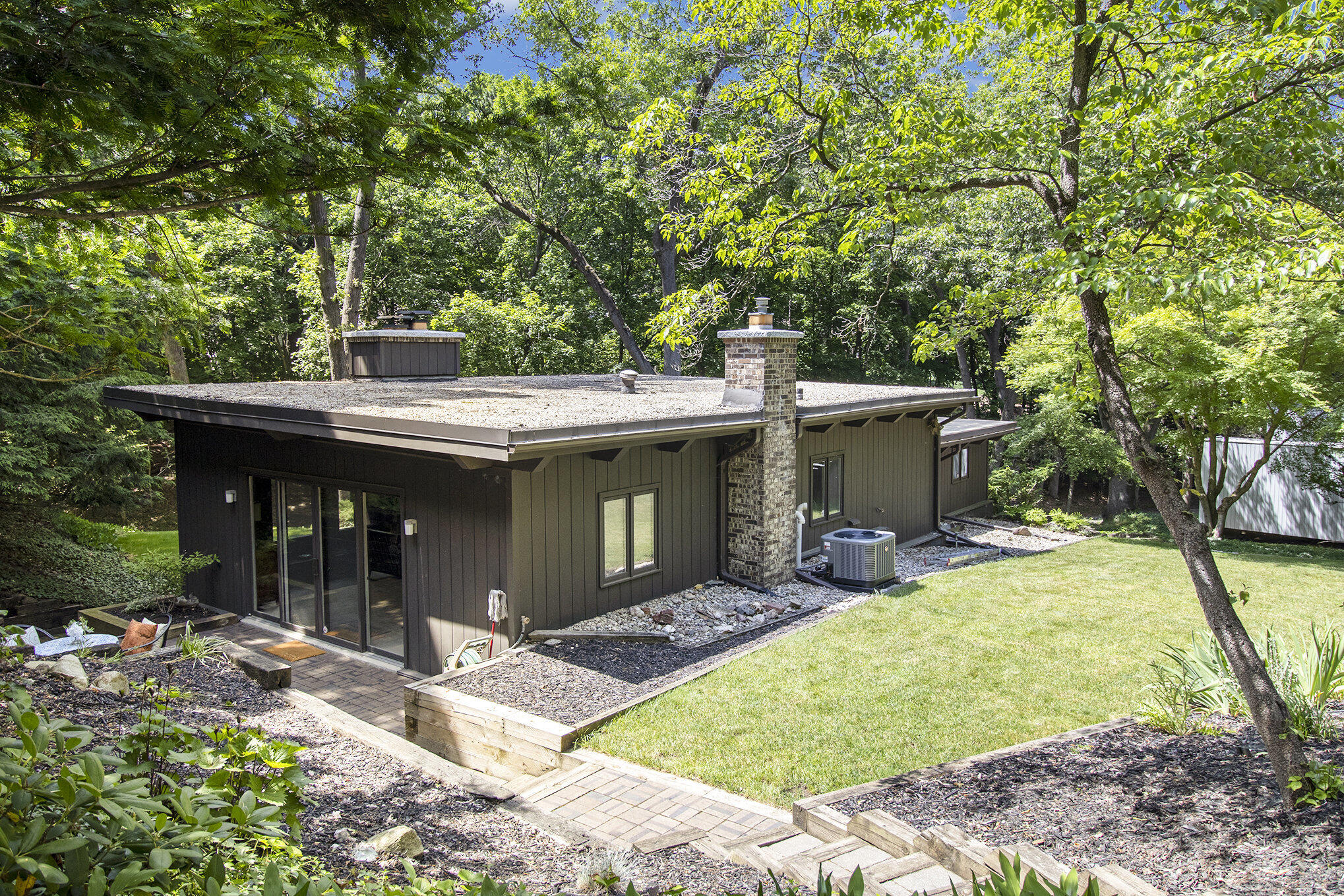 Kalamazoo, Michigan 49008, United States, 3 Bedrooms Bedrooms, ,2 BathroomsBathrooms,Residential,Pending,158165