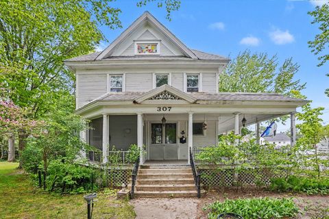 Photo of 307 Center Street, Dowagiac, MI 49047 (MLS # 26023406)