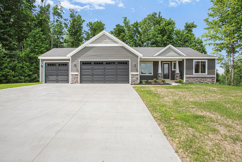 Photo of 3101 Lincoln Lake Ave, Lowell, MI 49331 (MLS # 25048822)
