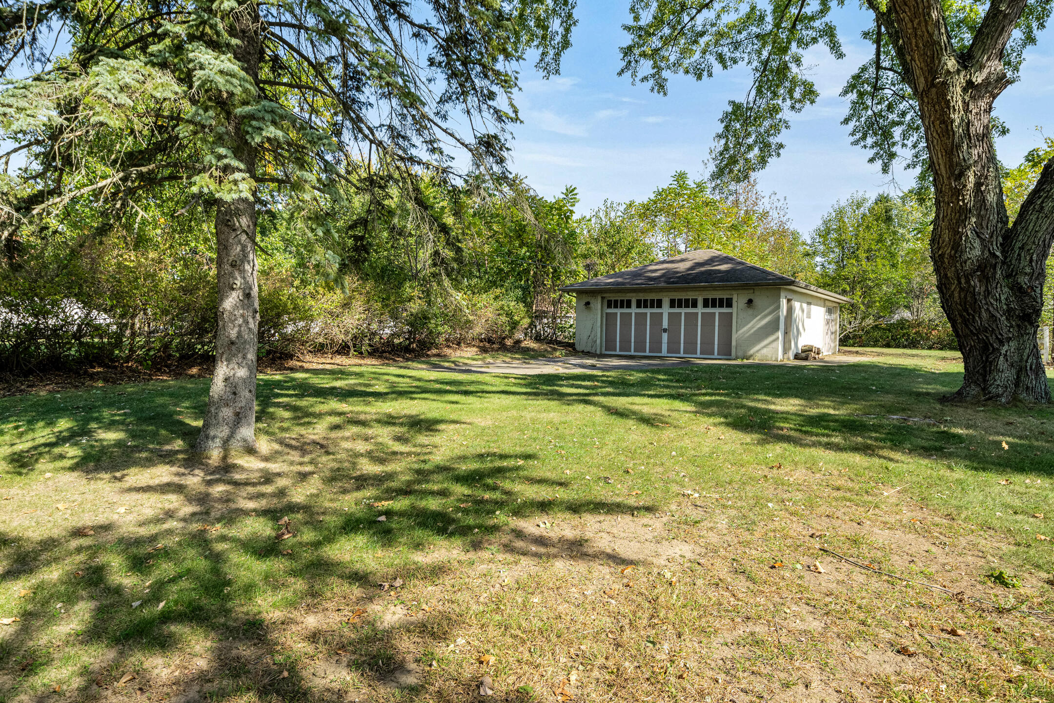 50286 E Lakeshore Drive