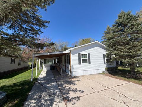 Photo of 1681 Sycamore Drive, Muskegon, MI 49445 (MLS # 26019050)