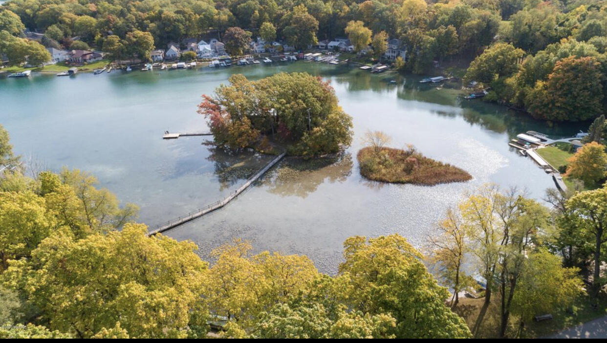 Richland, Michigan 49083, United States, 3 Bedrooms Bedrooms, ,3 BathroomsBathrooms,Residential,Active,39910