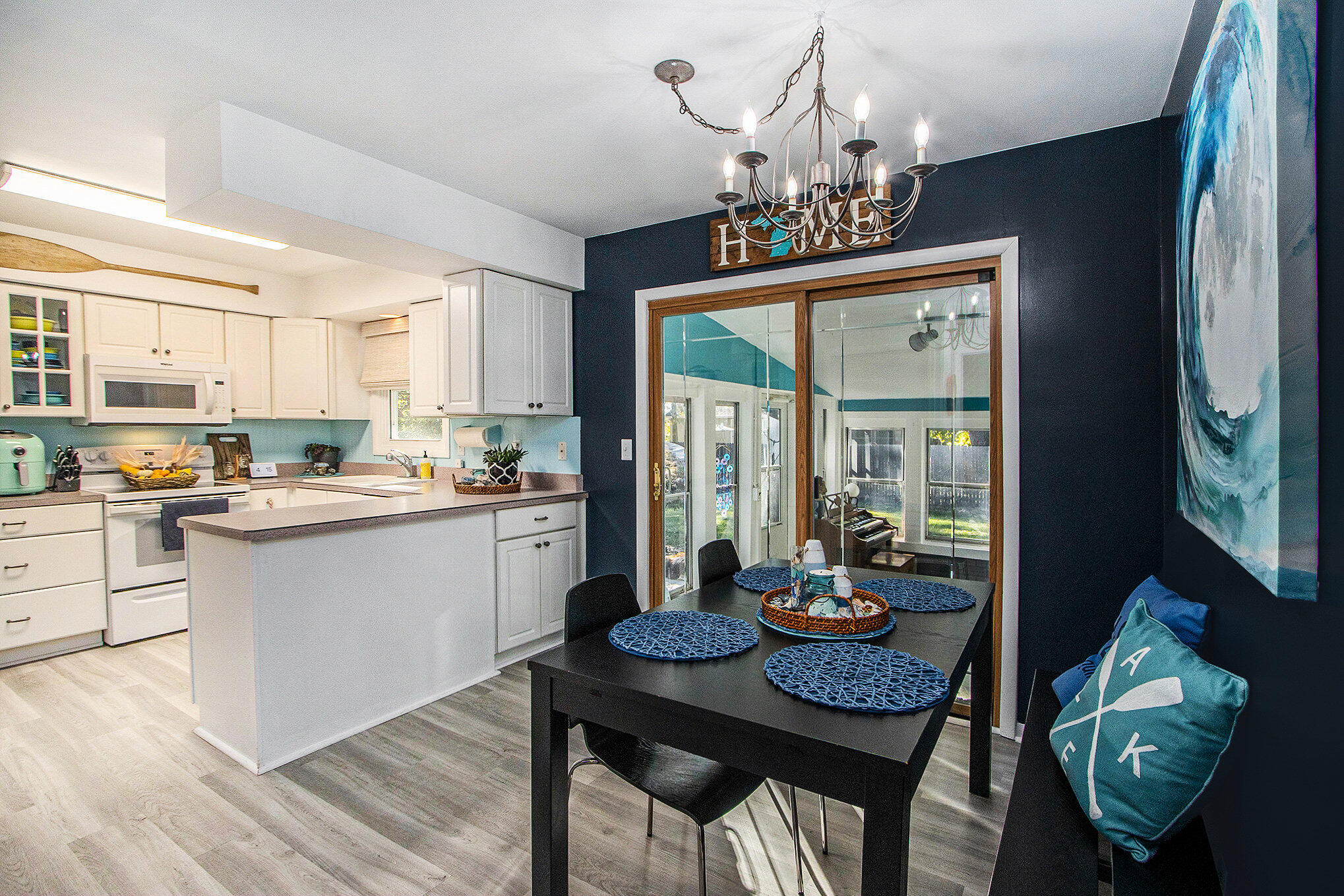 Richland, Michigan 49083, United States, 3 Bedrooms Bedrooms, ,3 BathroomsBathrooms,Residential,Active,39910