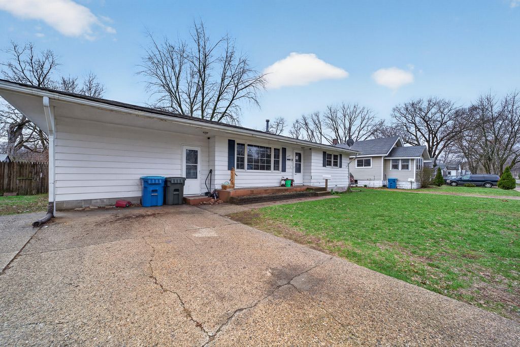 Photo of 1277 Francis Avenue, Muskegon, MI 49442 (MLS # 26016502)