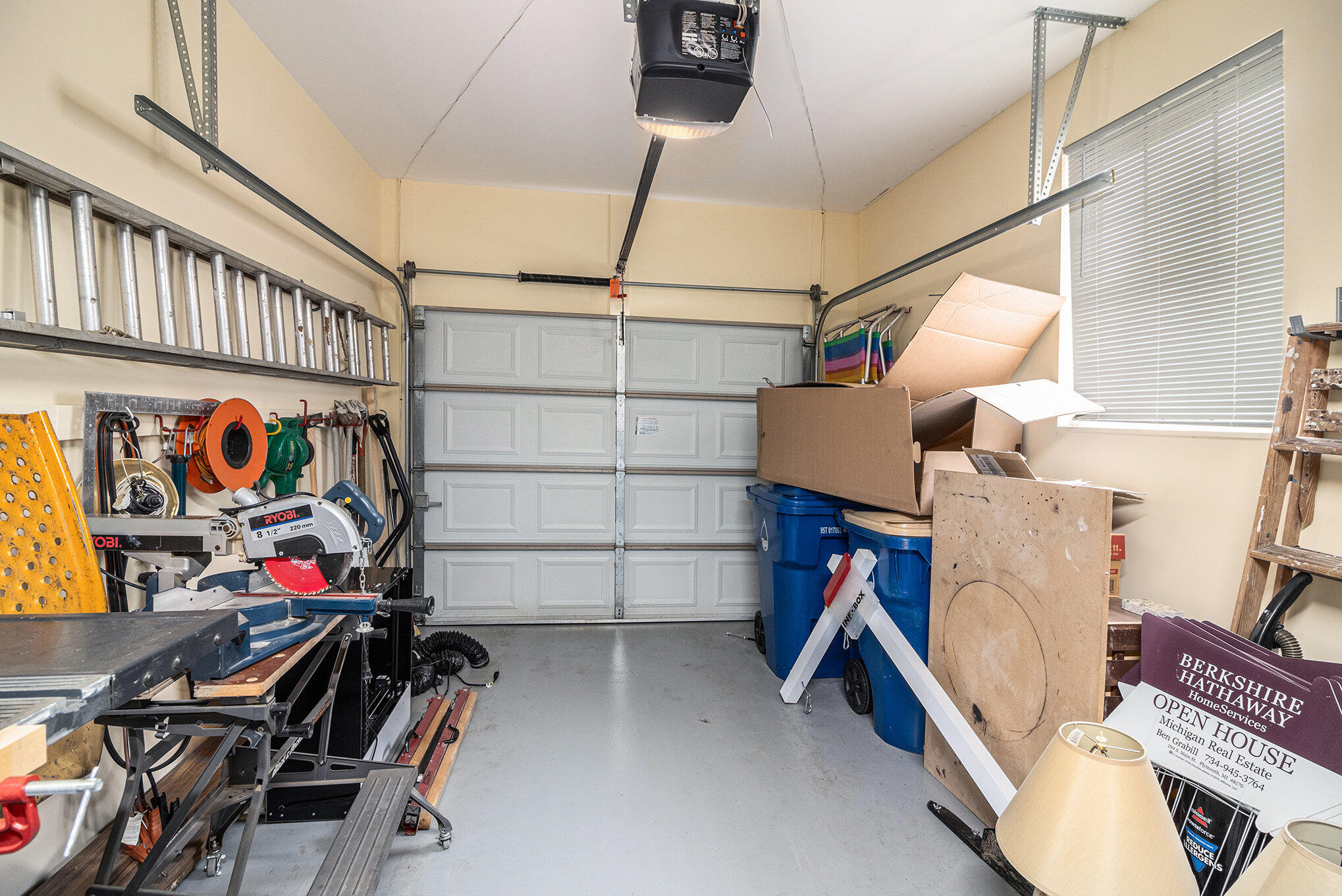 Waterford, Michigan 48327, United States, 2 Bedrooms Bedrooms, ,3 BathroomsBathrooms,Residential,Active,160763