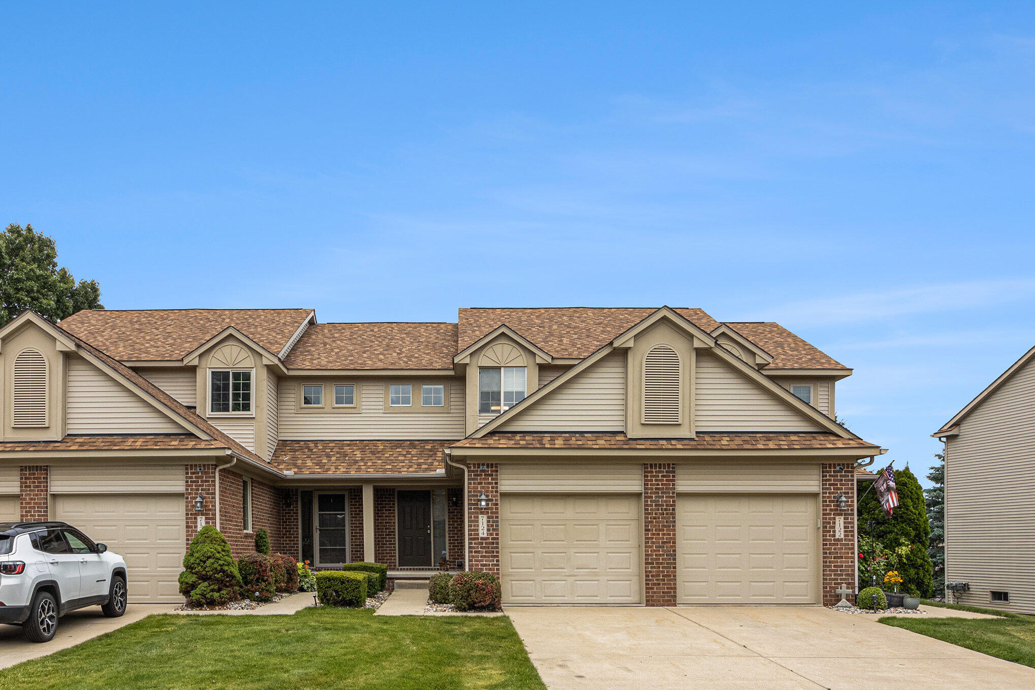 Waterford, Michigan 48327, United States, 2 Bedrooms Bedrooms, ,3 BathroomsBathrooms,Residential,Active,160763