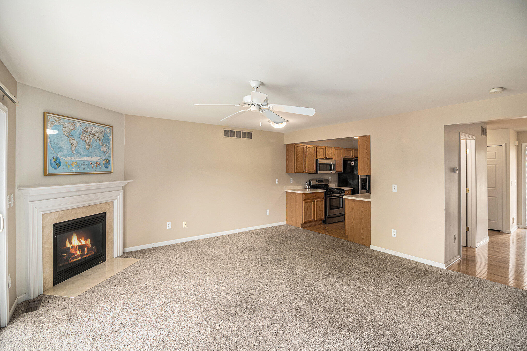 Waterford, Michigan 48327, United States, 2 Bedrooms Bedrooms, ,3 BathroomsBathrooms,Residential,Active,160763