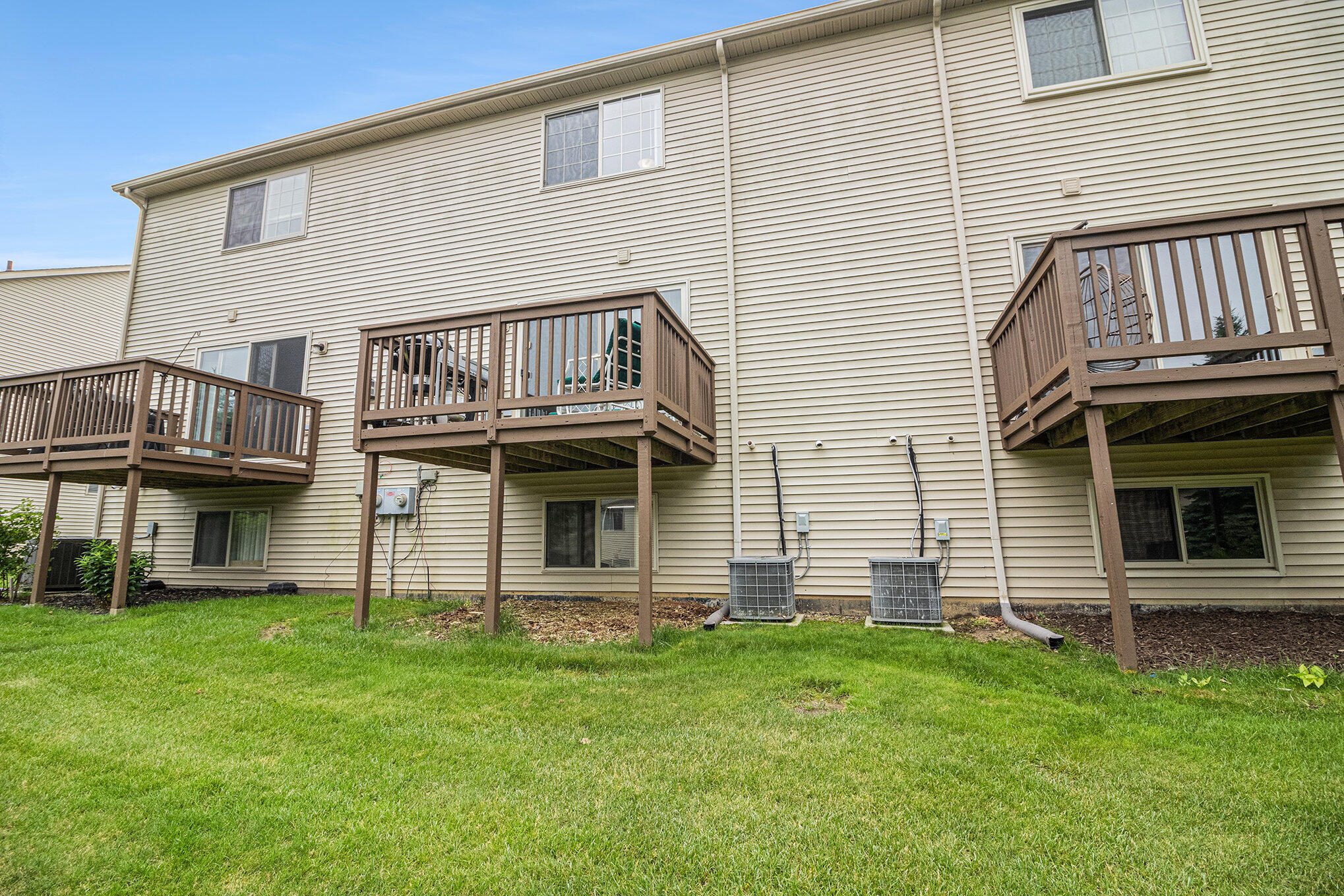 Waterford, Michigan 48327, United States, 2 Bedrooms Bedrooms, ,3 BathroomsBathrooms,Residential,Active,160763