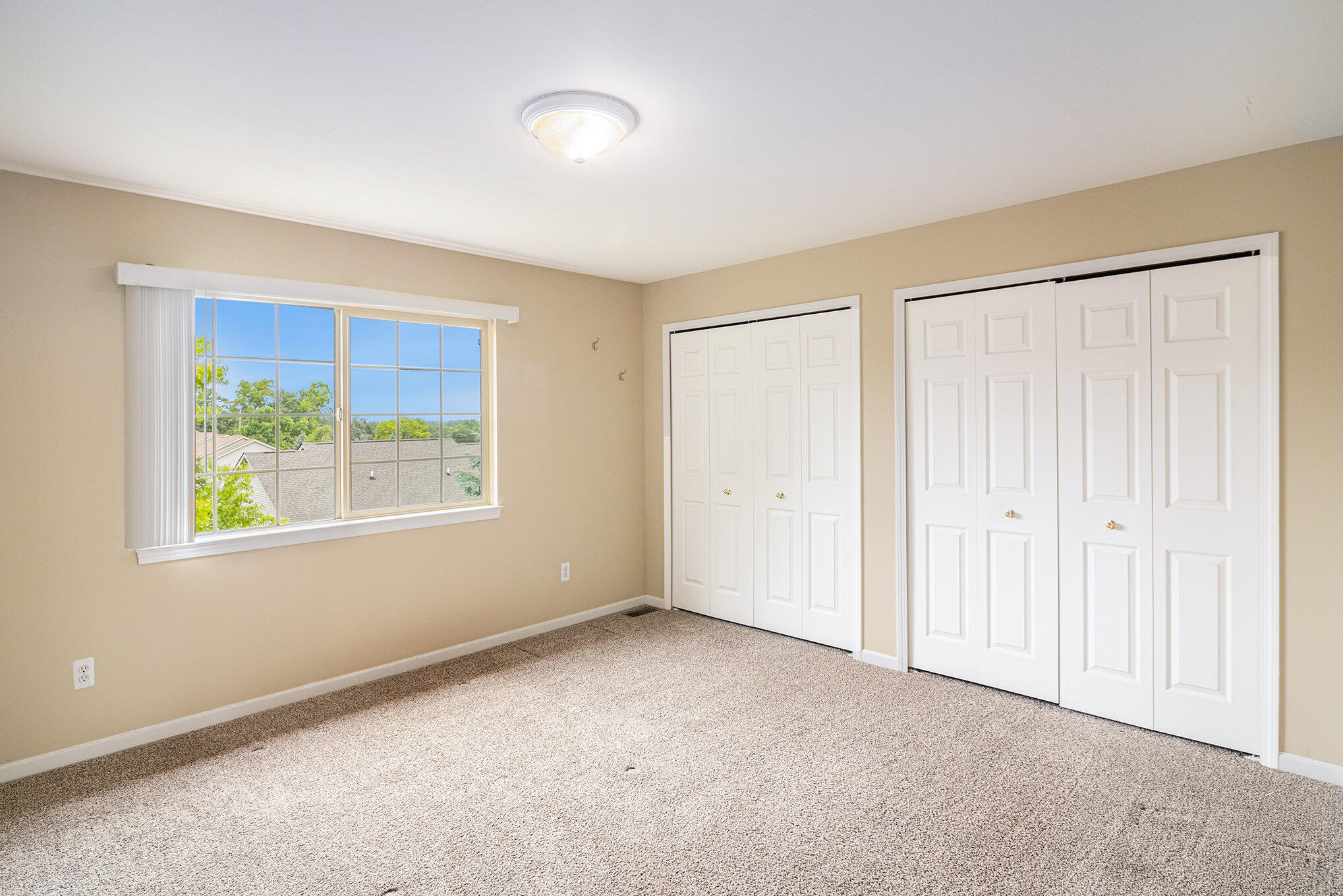 Waterford, Michigan 48327, United States, 2 Bedrooms Bedrooms, ,3 BathroomsBathrooms,Residential,Active,160763