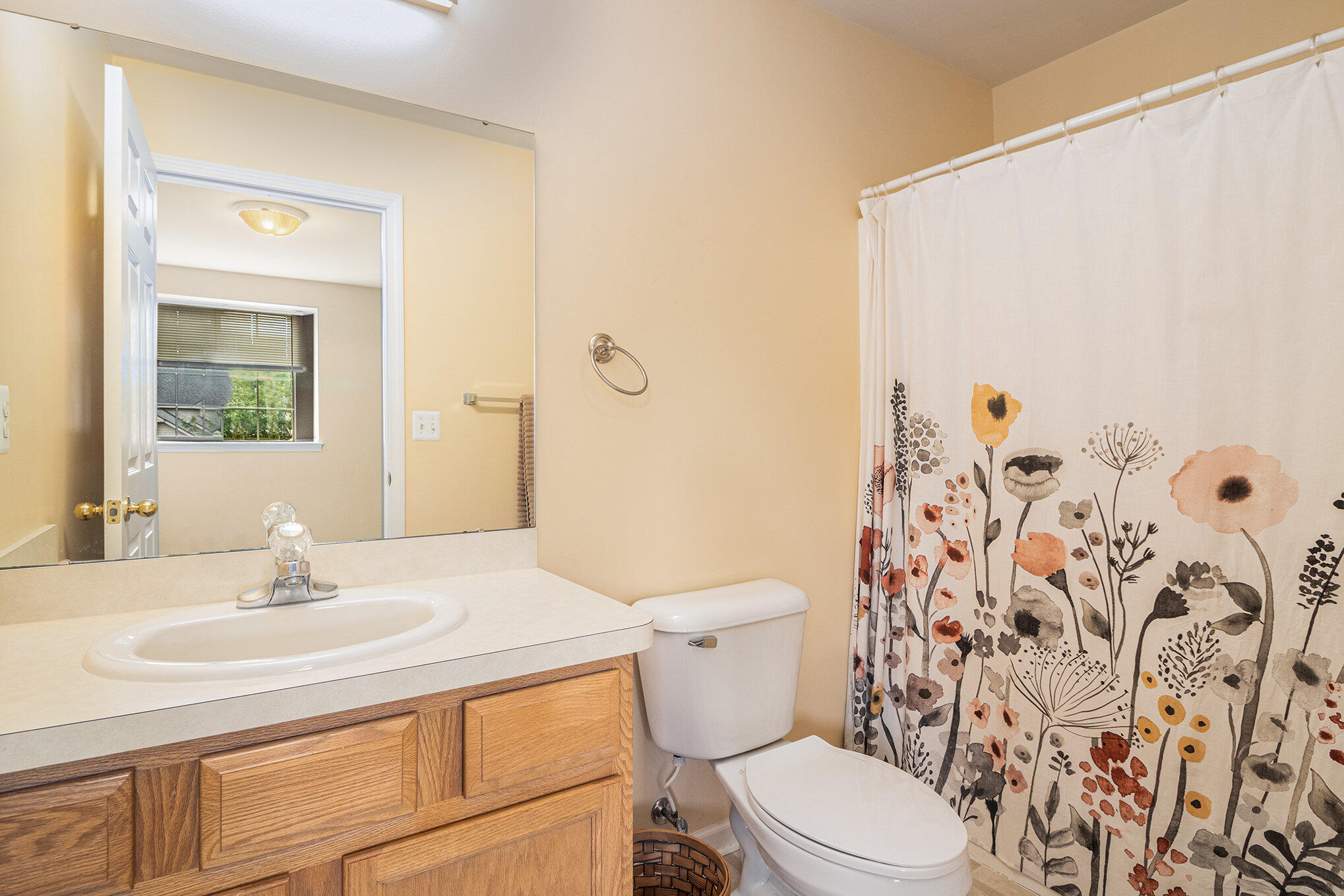 Waterford, Michigan 48327, United States, 2 Bedrooms Bedrooms, ,3 BathroomsBathrooms,Residential,Active,160763