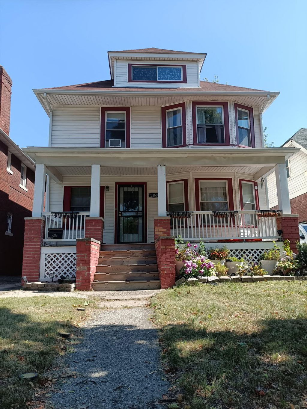 Photo of 5360 Burns Street, Detroit, MI 48213 (MLS # 26002955)