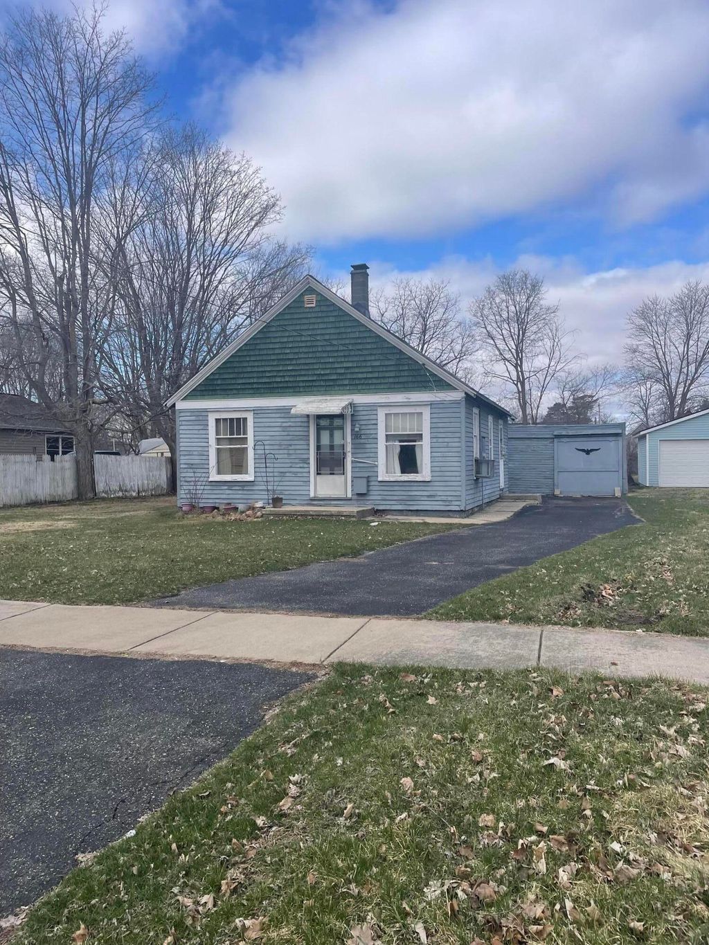 Photo of 166 S Pleasant Street, Lowell, MI 49331 (MLS # 26019554)