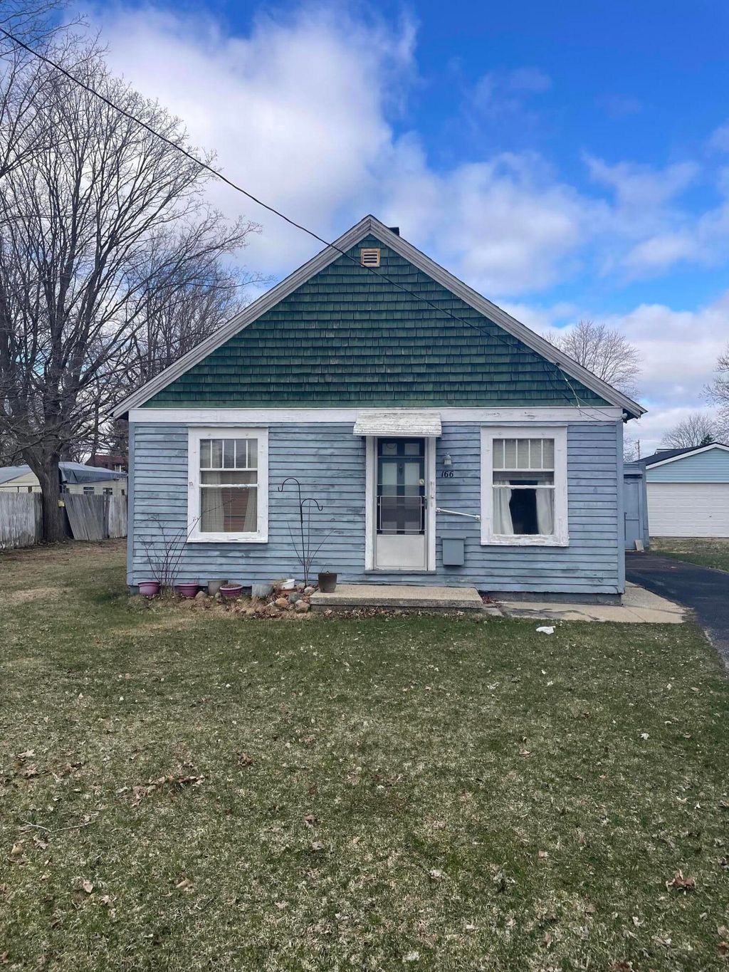 Photo of 166 S Pleasant Street, Lowell, MI 49331 (MLS # 26019554)
