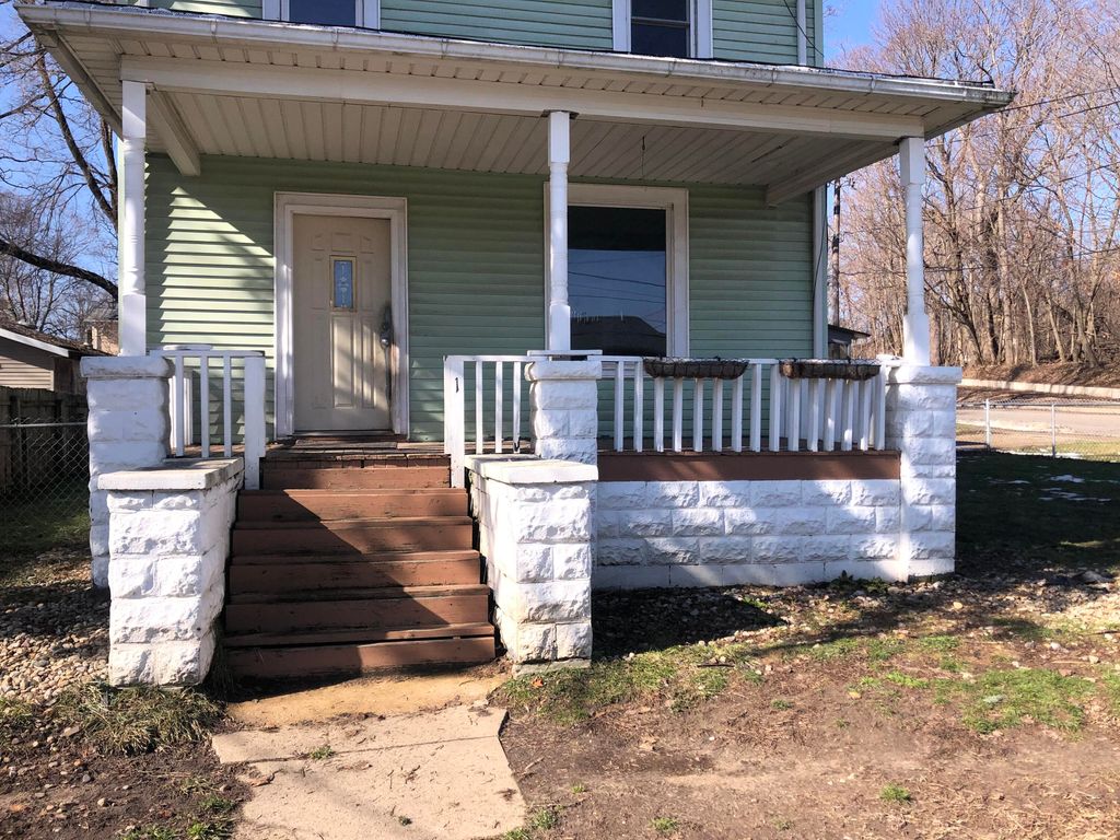 Photo of 315 N Red Bud Trail N, Buchanan, MI 49107 (MLS # 26005970)