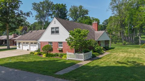 21687 Shiawassee Drive Cassopolis MI 49031