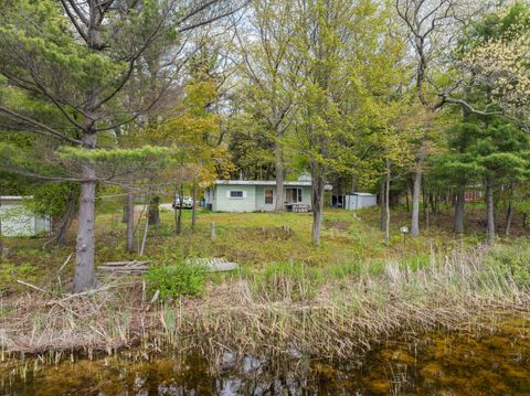 Photo of 95 E Piney Road, Manistee, MI 49660 (MLS # 26031446)