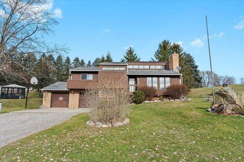 2725 Cooley Lake Road Highland MI 48356