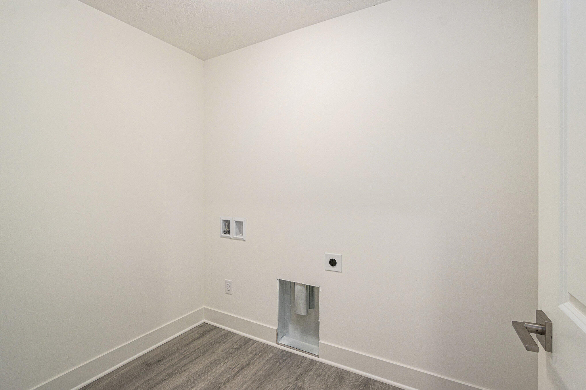 Augusta, Michigan 49012, United States, 4 Bedrooms Bedrooms, ,3 BathroomsBathrooms,Residential,Active,237450