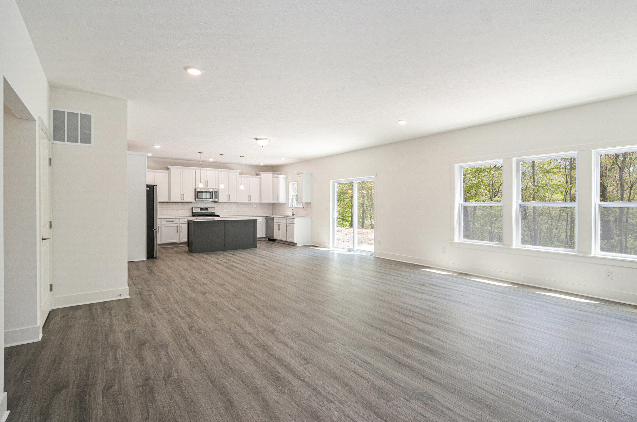 Augusta, Michigan 49012, United States, 4 Bedrooms Bedrooms, ,3 BathroomsBathrooms,Residential,Active,237450