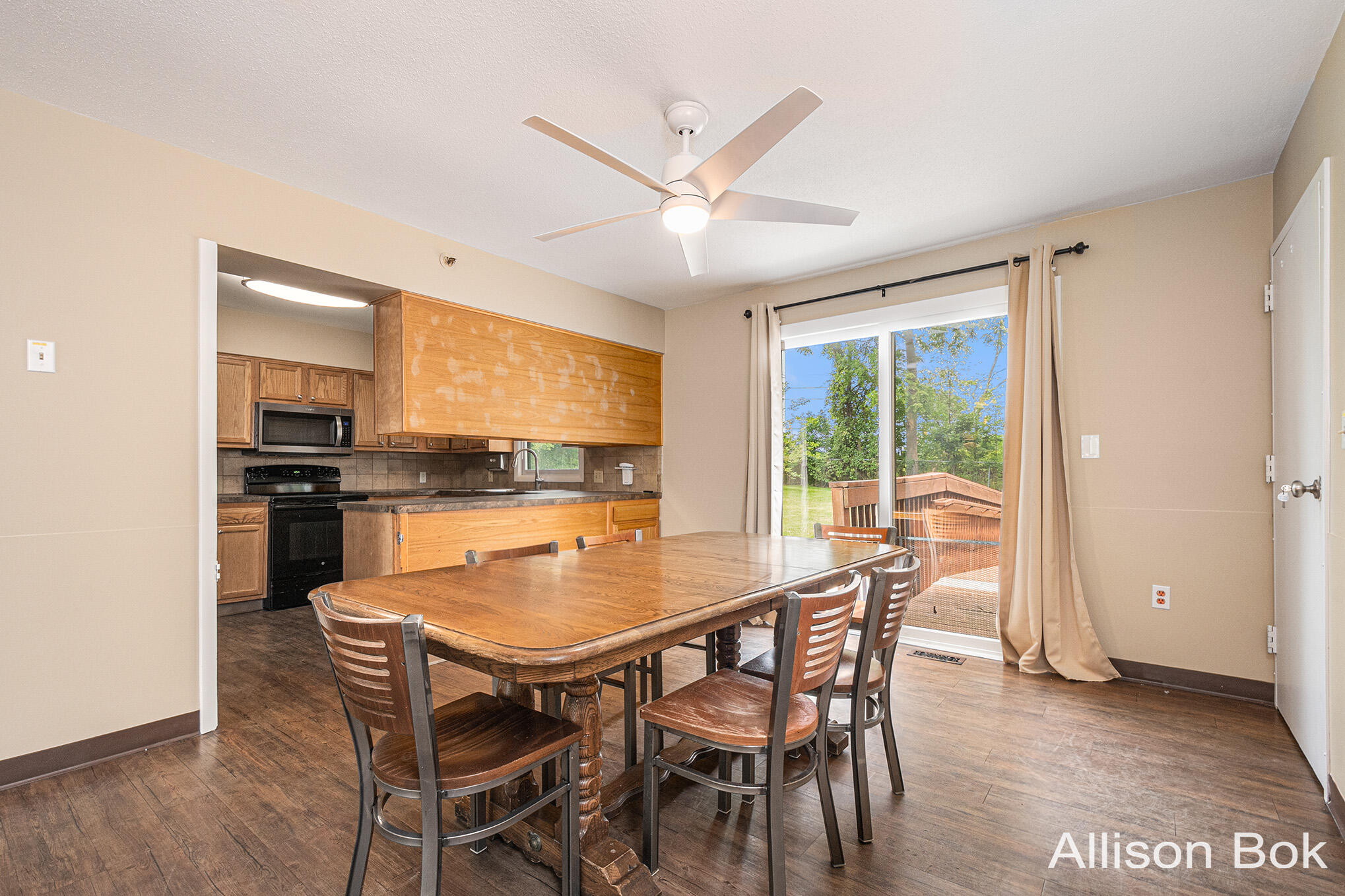Photo 6 of 17 of 4205 Westchester Drive SE house