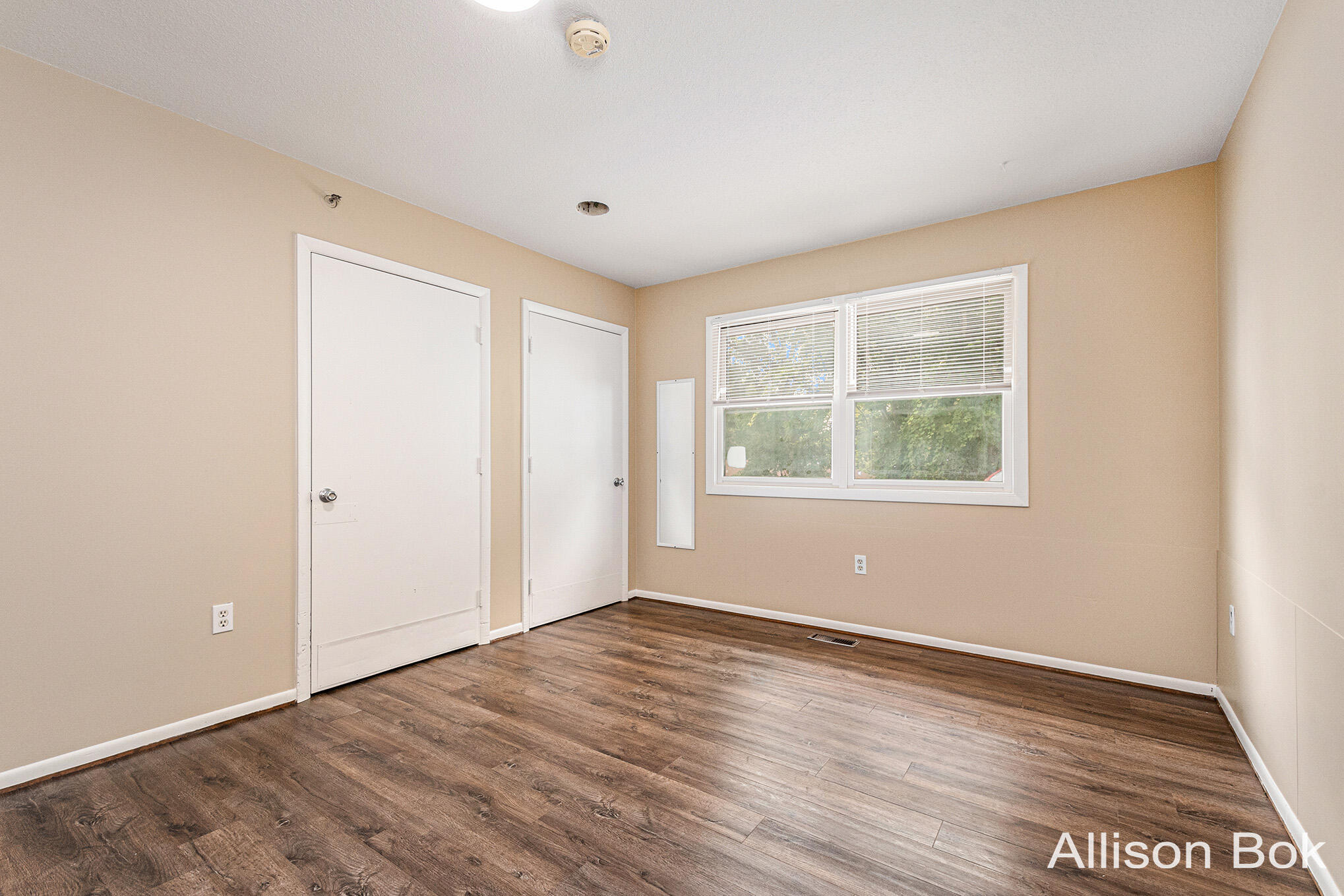 Photo 9 of 17 of 4205 Westchester Drive SE house