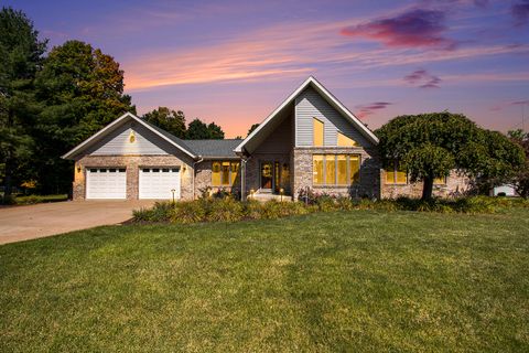 Photo of 6030 Paw Paw Lake Road, Coloma, MI 49038 (MLS # 25047325)