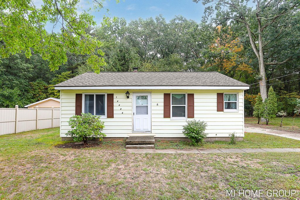 Photo of 14664 154th Avenue, Grand Haven, MI 49417 (MLS # 25049098)