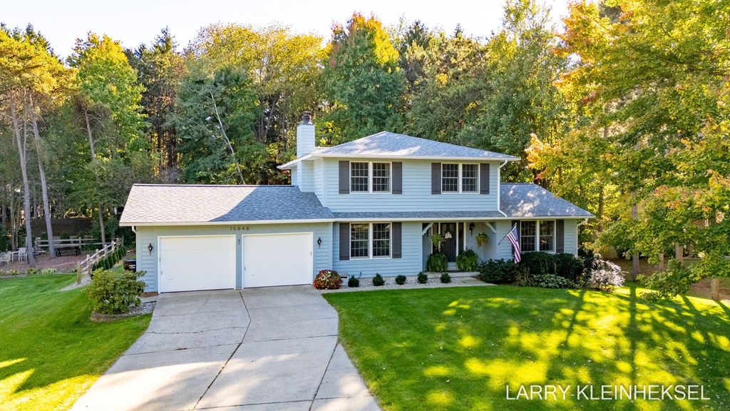 Photo of 15848 Fendt Farm Drive, Holland, MI 49424 (MLS # 25053613)