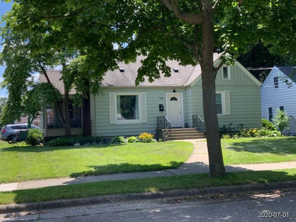 Photo of 946 Nevada Street SE, Grand Rapids, MI 49507 (MLS # 25054001)
