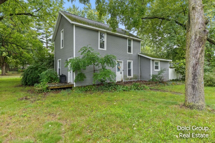 Photo 1 of 24 — 404 Pine Street, Howard City, MI 49329