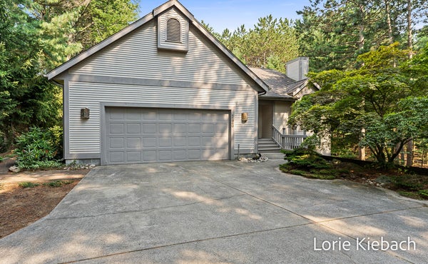 11940 LAKESHORE DR, GRAND HAVEN, MI 49417 - Image 6dba8b26cd71c4aaba9345a2d606066a/3947466530