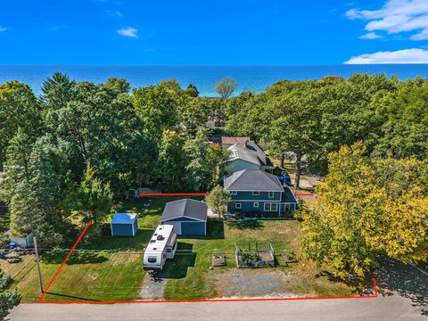 Photo of 7267 W Juanita Avenue, Ludington, MI 49431 (MLS # 25050963)