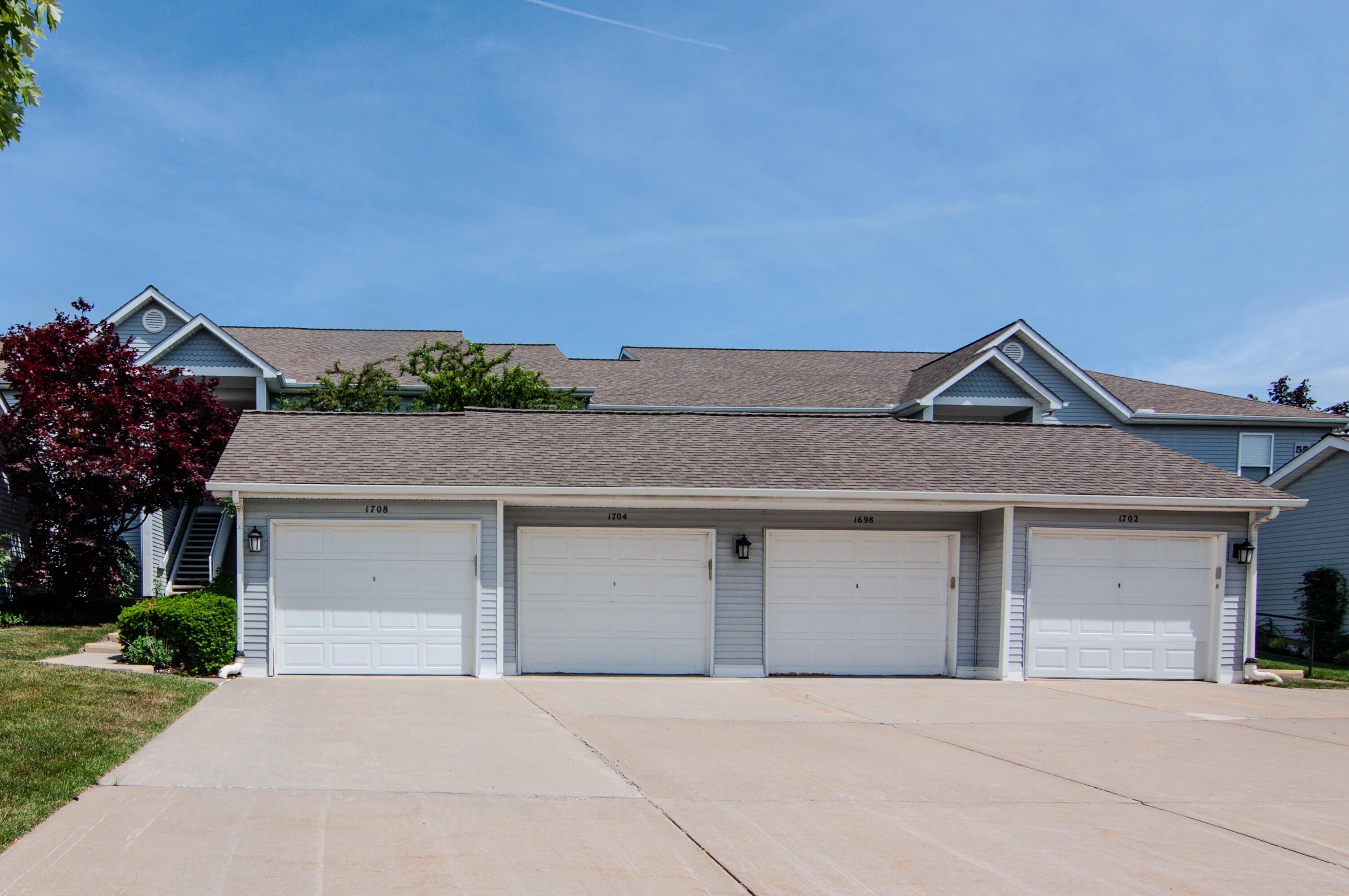 Photo 1 of 43 — 1704 Weatherstone Drive, Ann Arbor, MI 48108