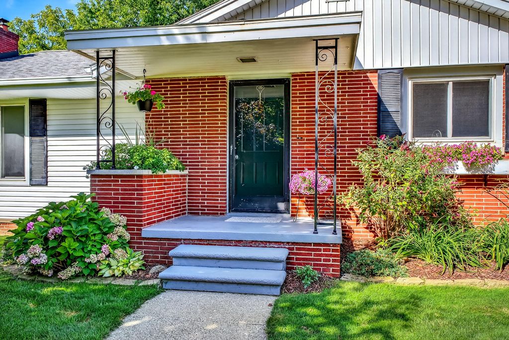 Photo of 4563 Keener Street, Muskegon, MI 49444 (MLS # 25044055)