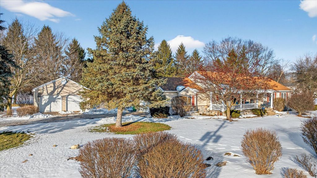 Photo of 20350 Old 205, Edwardsburg, MI 49112 (MLS # 26005084)