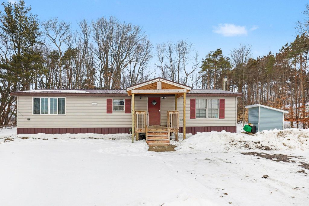 Photo of 11817 21 Mile Road NE, Sand Lake, MI 49343 (MLS # 26005255)