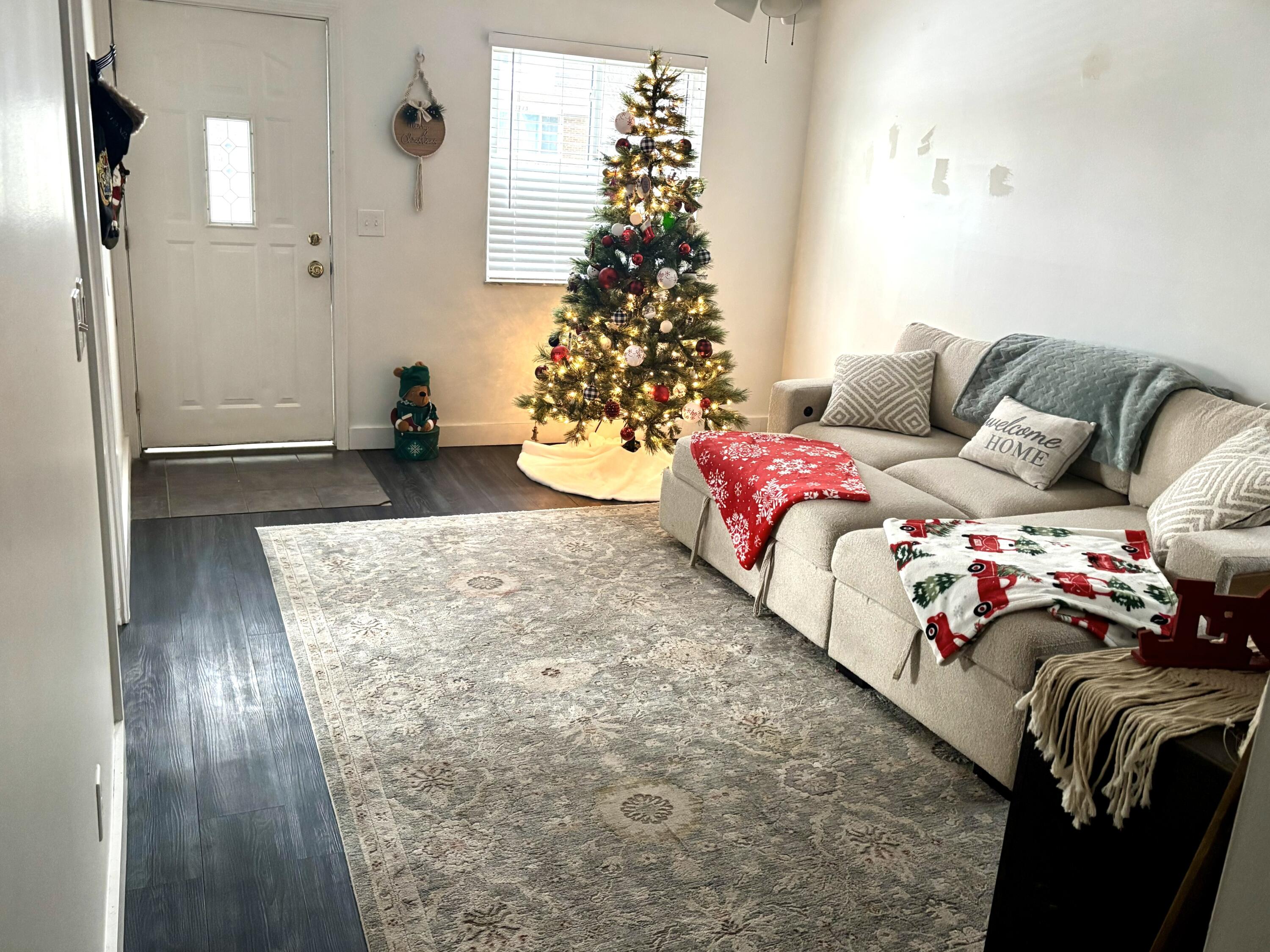 1704 E Meyers Avenue